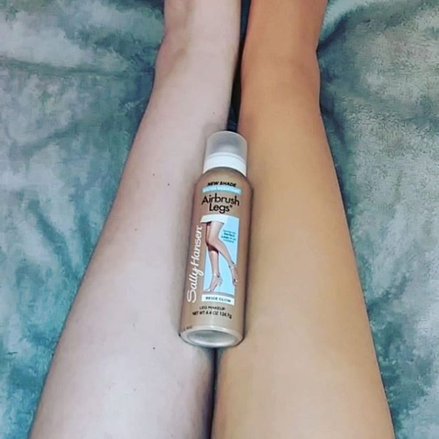اسپری زیبایی پای سالی هانسن ایربراش Sally Hansen Airbrush Legs Medium Glow وزن 124 گرم اسپری زیبایی پای سالی هانسن ایربراش Sally Hansen Airbrush Legs Medium Glow وزن 124 گرم