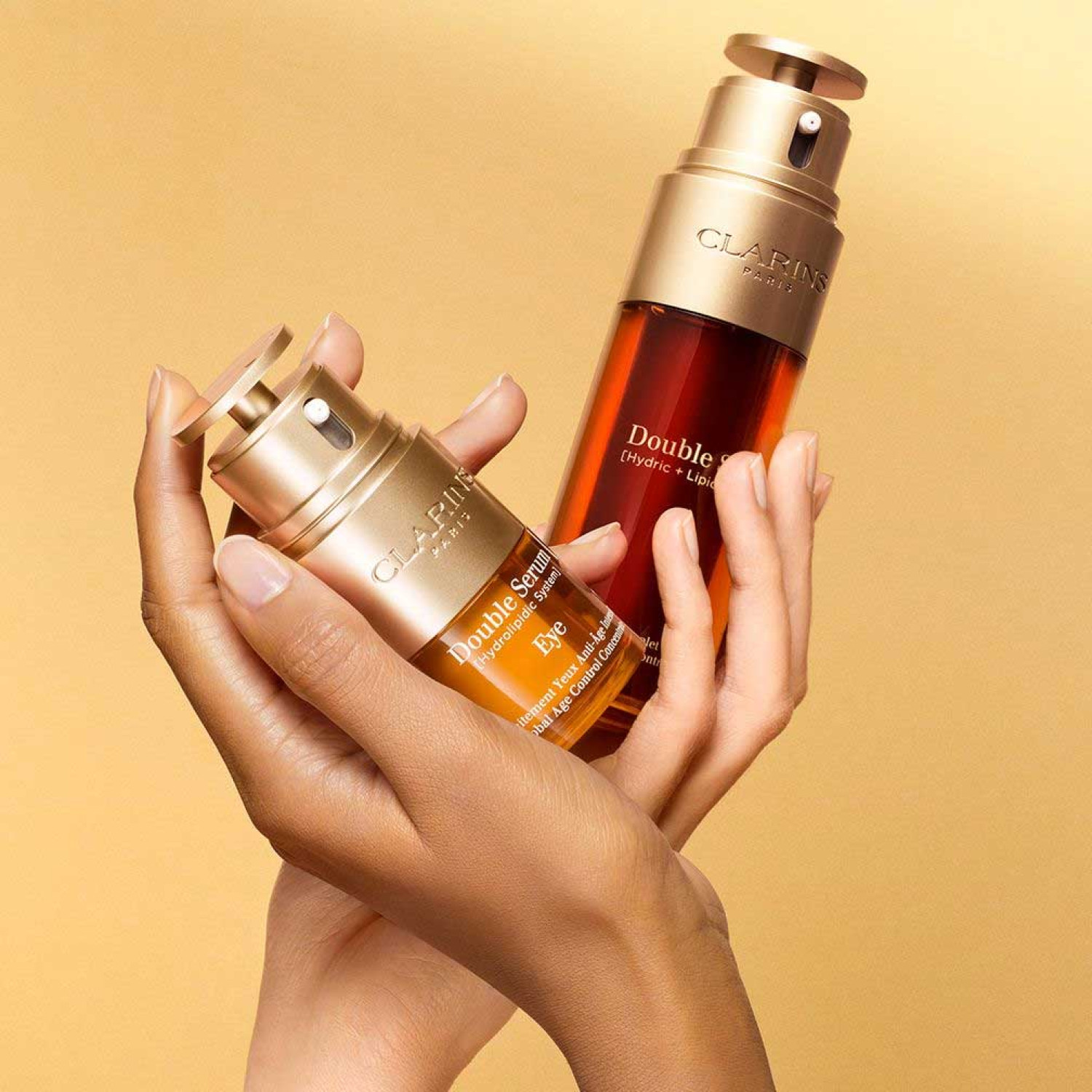 سرم کنستانتره ضدپیری و جوان کننده کلارنس Clarins Double Serum حجم 50 میلی لیتر سرم کنستانتره ضدپیری و جوان کننده کلارنس Clarins Double Serum حجم 50 میلی لیتر