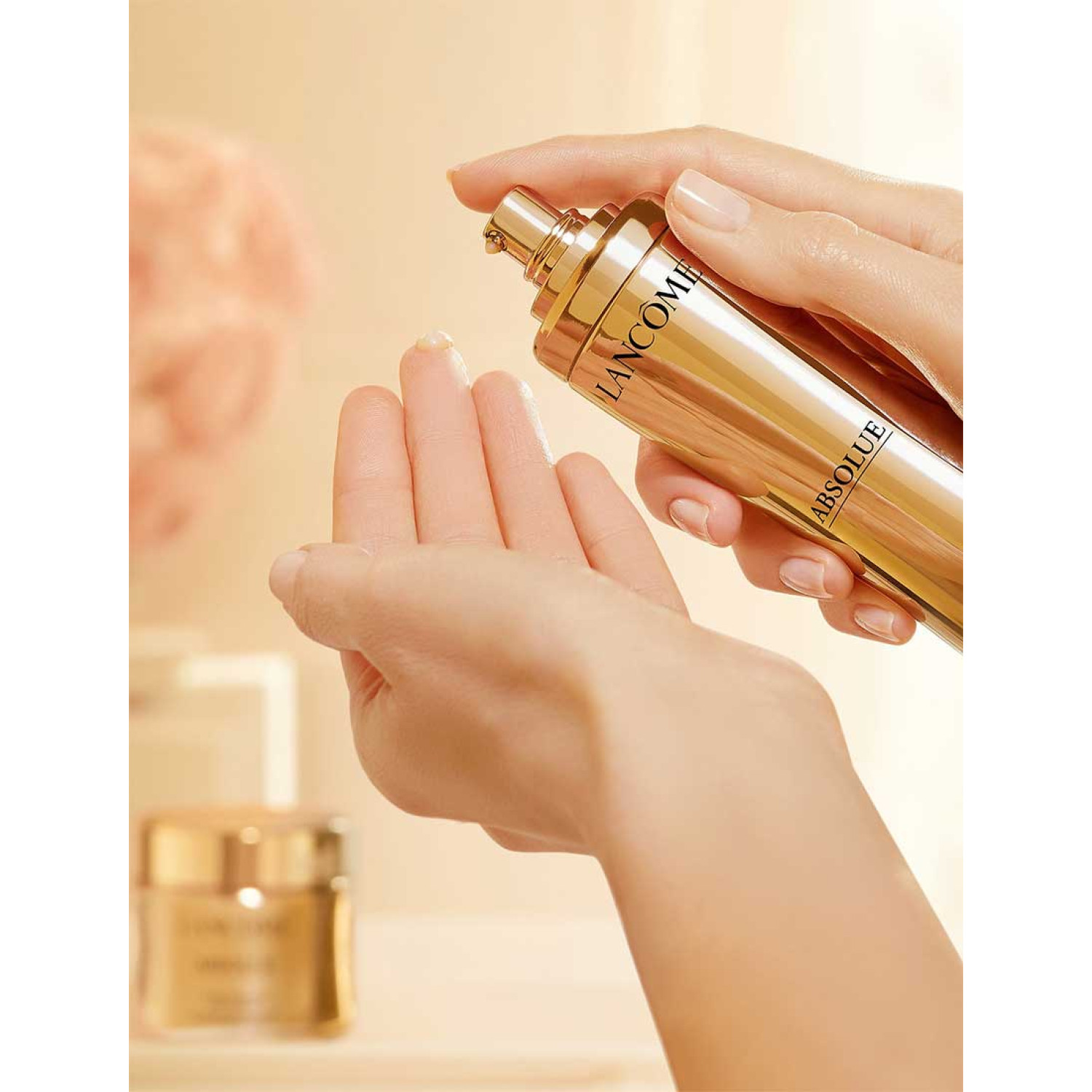 سرم احیاکننده و روشن کننده لانکوم ابسولو Lancome Absolue حجم 30 میلی لیتر سرم احیاکننده و روشن کننده لانکوم ابسولو Lancome Absolue حجم 30 میلی لیتر