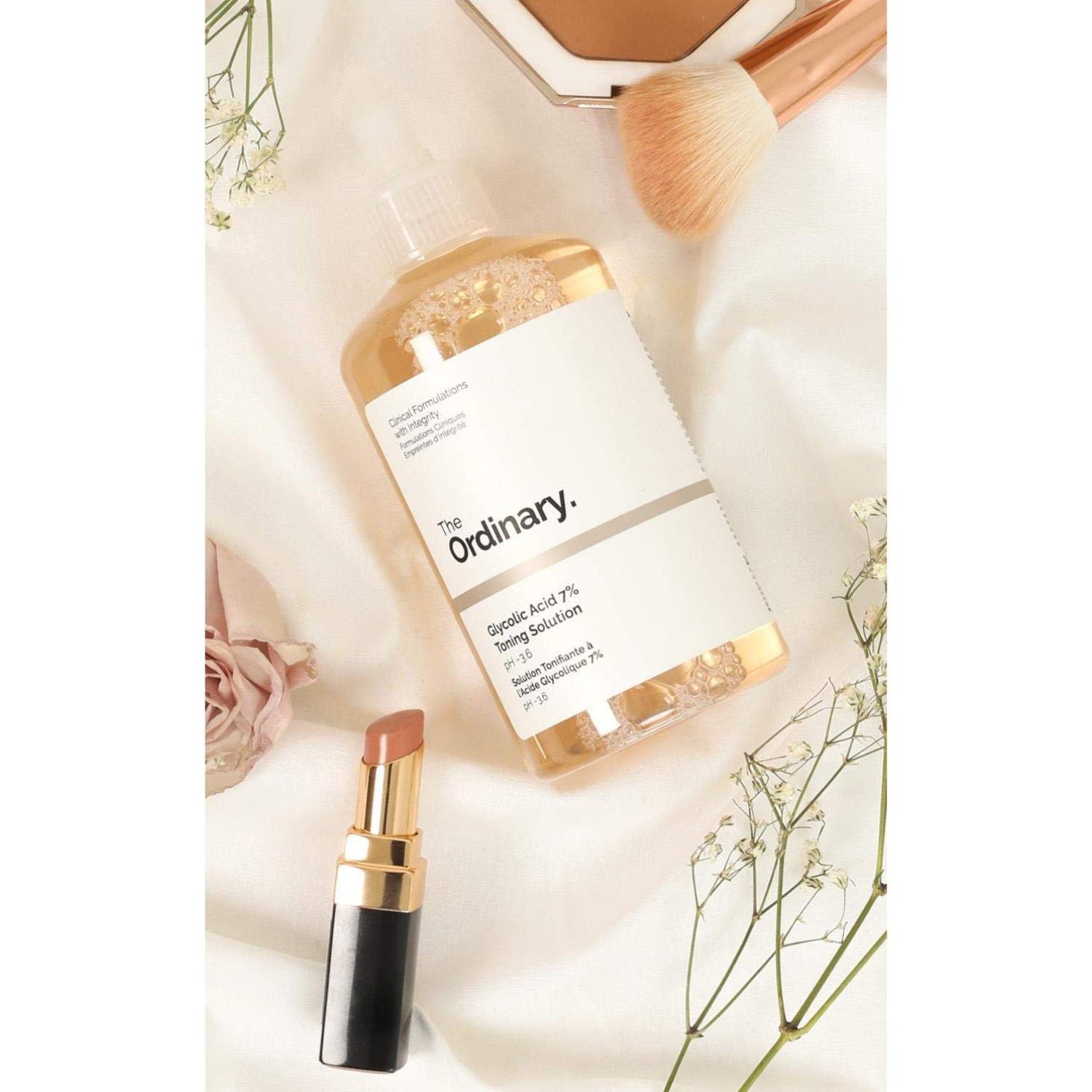 تونر لایه بردار و روشن کننده اوردینری گلیکولیک اسید Ordinary Glycolic Acid 7 حجم 240 میلی لیتر تونر لایه بردار و روشن کننده اوردینری گلیکولیک اسید Ordinary Glycolic Acid 7 حجم 240 میلی لیتر